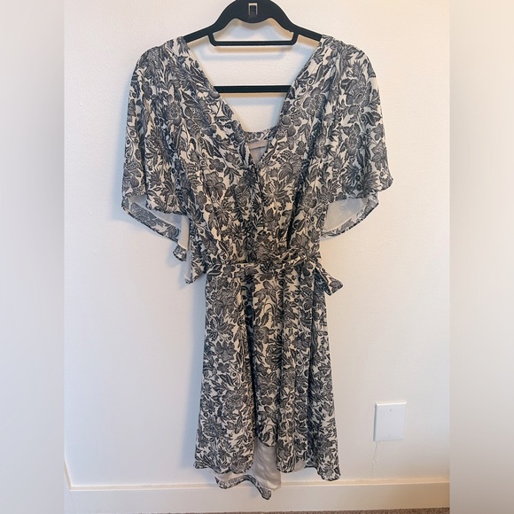 V-neck Chiffon Wrap Dress - Picture 1 of 3